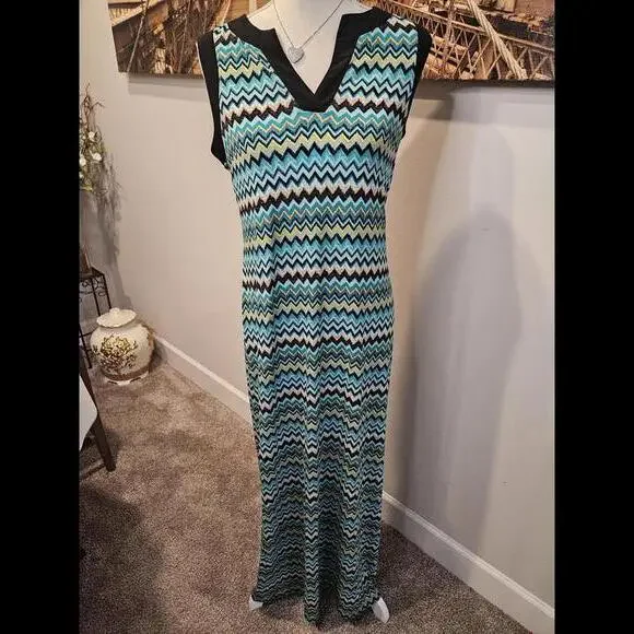 chinese dress ladies Green/Iridescent Chevron Pattern Seuin Maxi Dress – Aquarius Brand